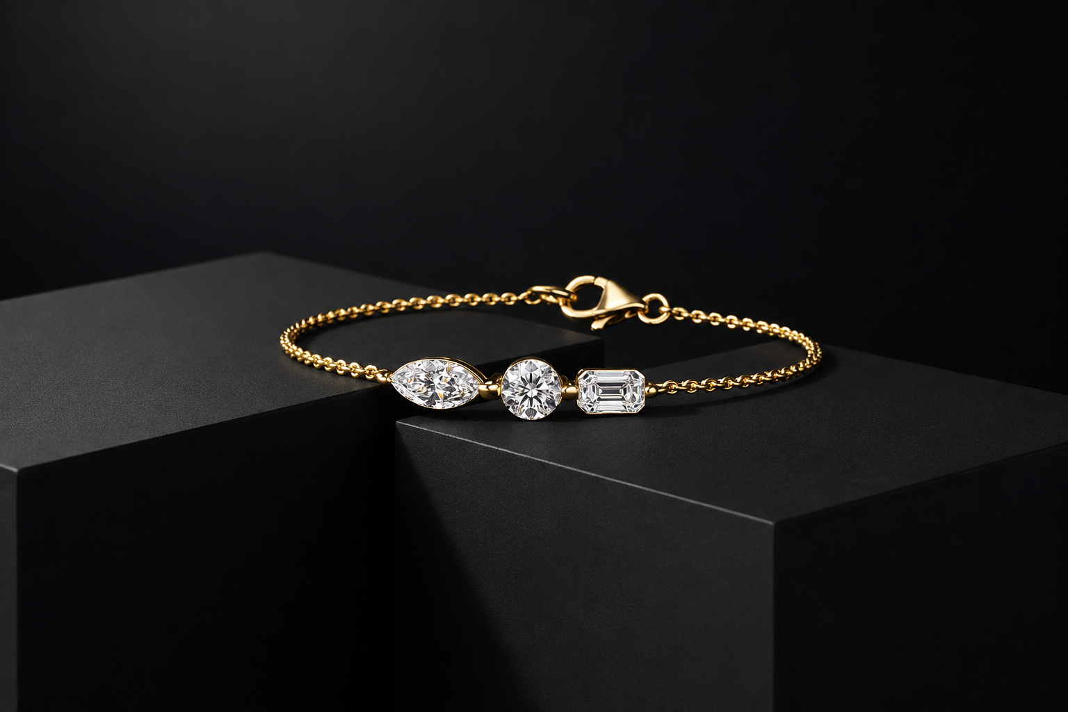 Exquisite Diamond Necklace Details